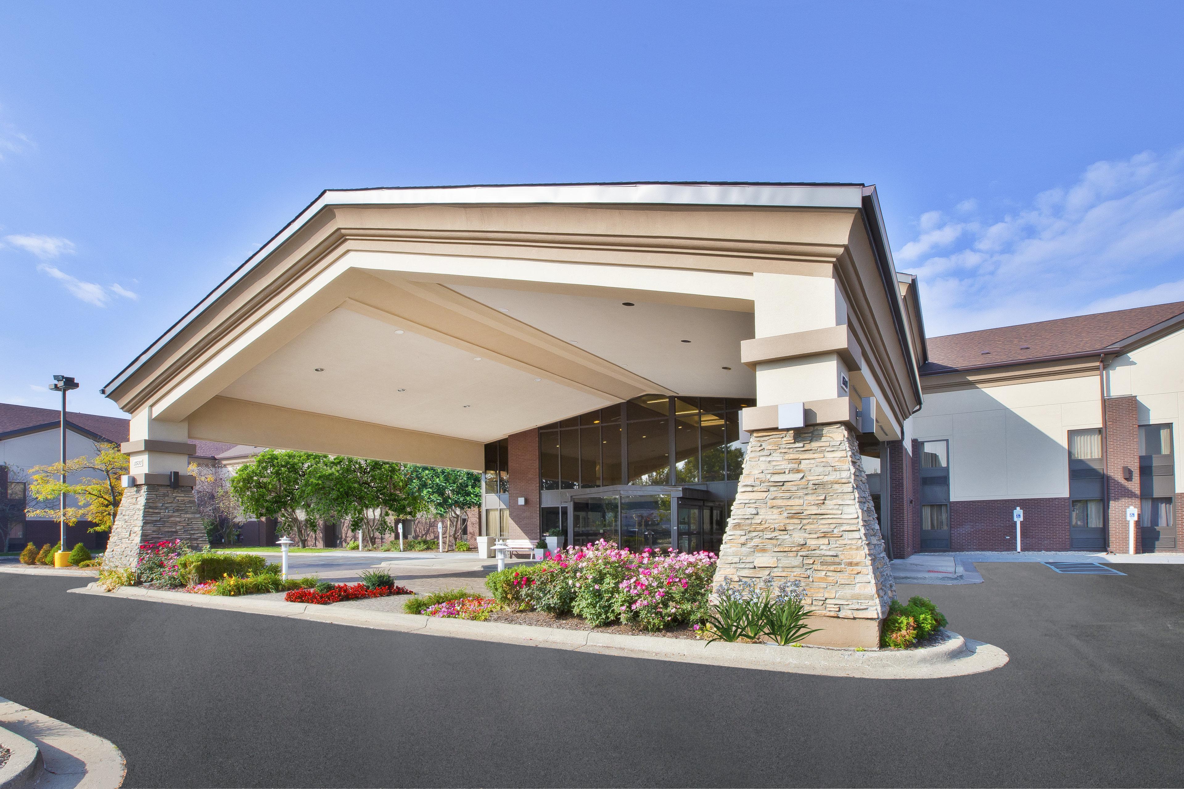 Holiday Inn Express Detroit-Warren/General Motors Technology Center By Ihg Exterior foto