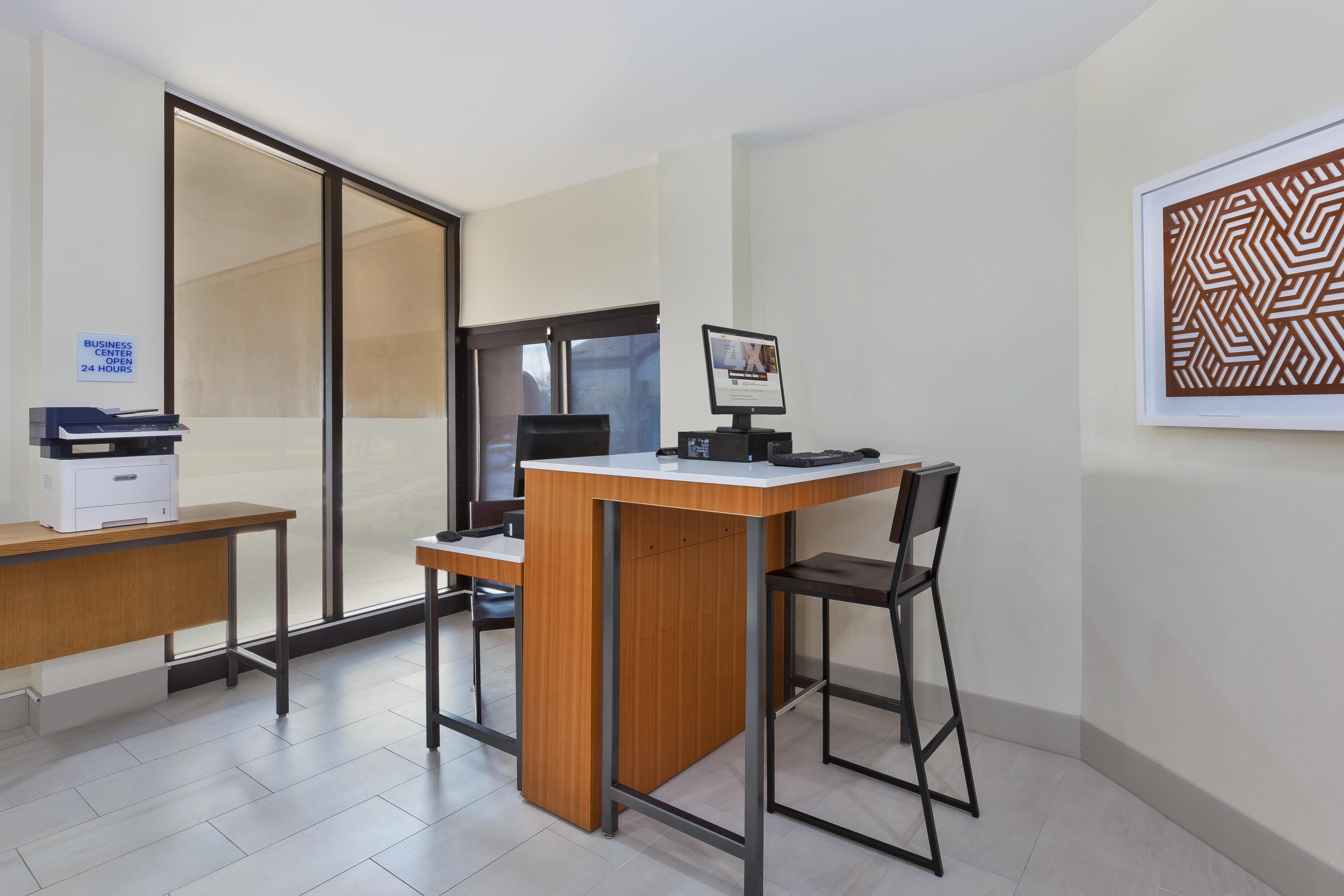 Holiday Inn Express Detroit-Warren/General Motors Technology Center By Ihg Exterior foto