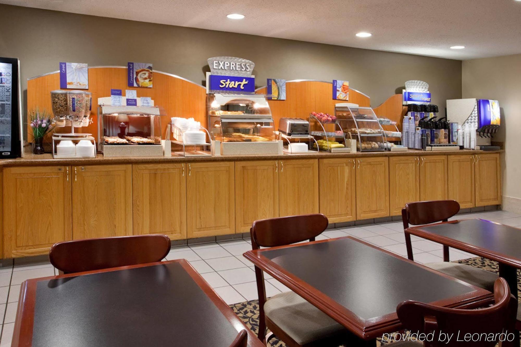 Holiday Inn Express Detroit-Warren/General Motors Technology Center By Ihg Restaurant foto